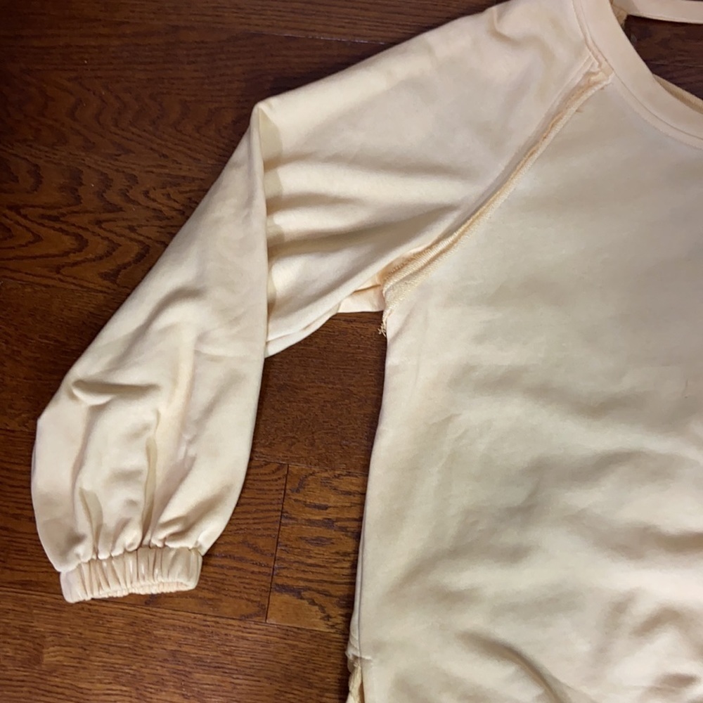 𝅺YELLOW POL balloon sleeve sweatshirt - Picture 6 of 6